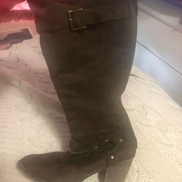 4 pair of size 10 boots; 2 are over knee. $15 each or $50 for the 4 pair. - Picture 2 of 9